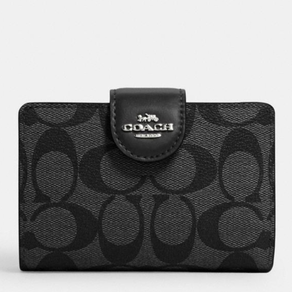 Coach medium corner zip wallet